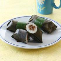 Cara membuat Lontong Isi Daging Lada Hitam - Resep Masakan Rumahan