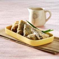 Cara membuat Risoles Ketan Hitam Isi Keju - Resep Masakan Rumahan