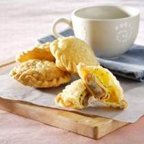 Cara membuat Pastel Isi Nugget - Resep Masakan Rumahan