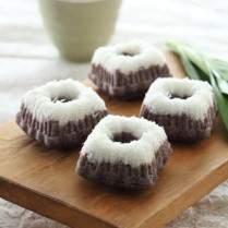 Cara membuat Putu Ayu Ketan Hitam - Resep Masakan Rumahan