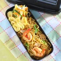 Cara membuat Nasi Goreng Tom Yam - Resep Masakan Rumahan