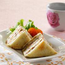 Cara membuat Roti Lapis Kornet Sayuran - Resep Masakan Rumahan
